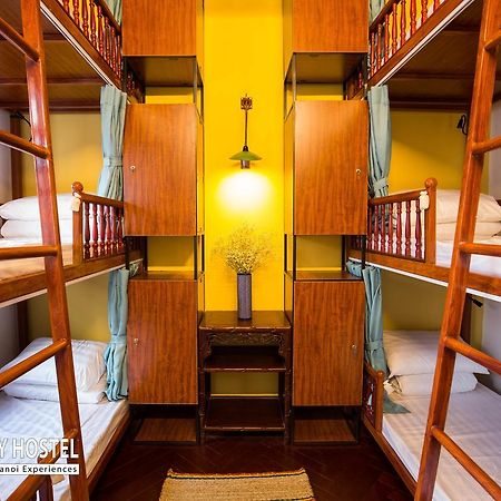 Halley Hostel Hanoi Dış mekan fotoğraf